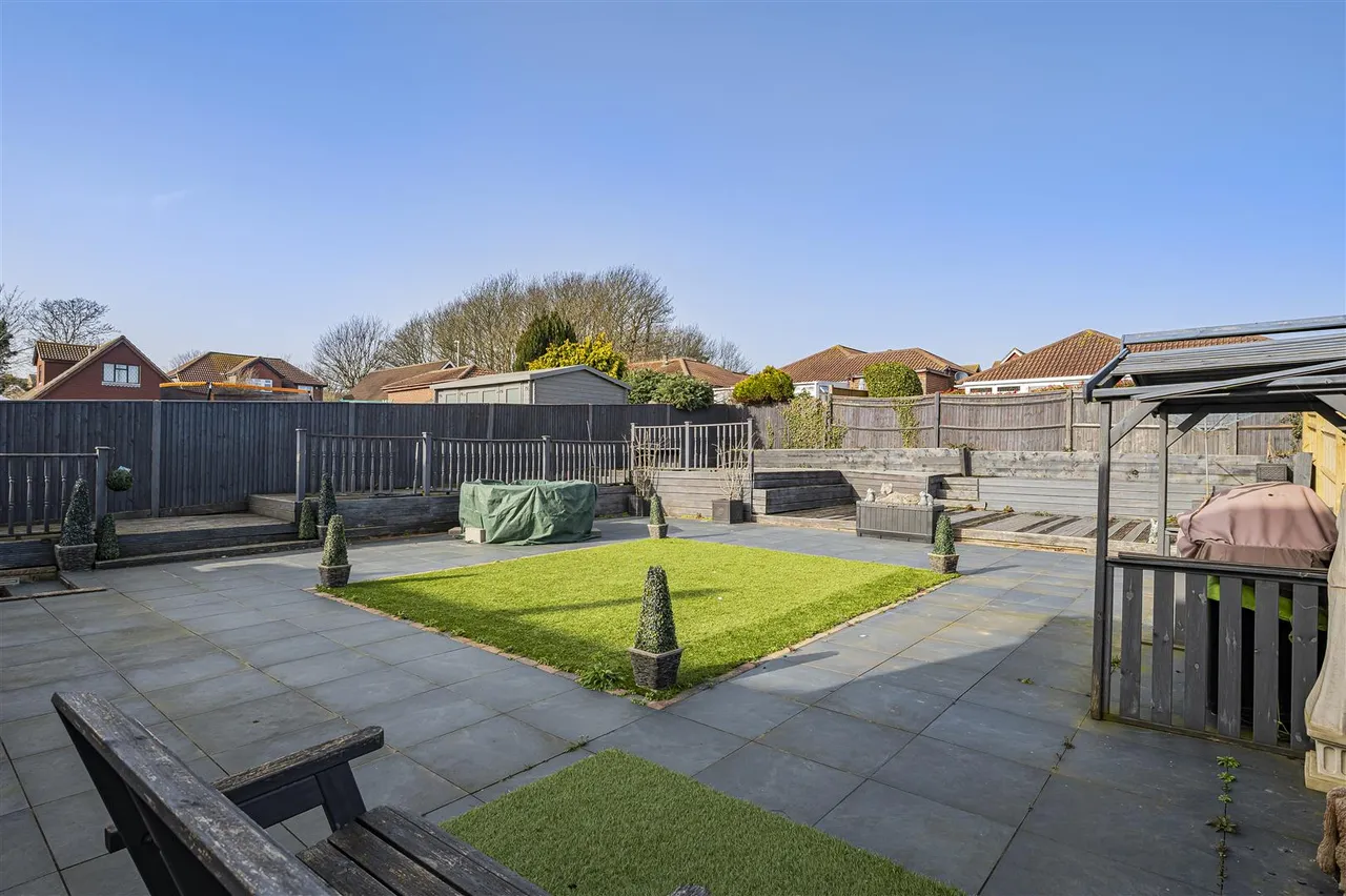 Glynn Road, Peacehaven, photo 13