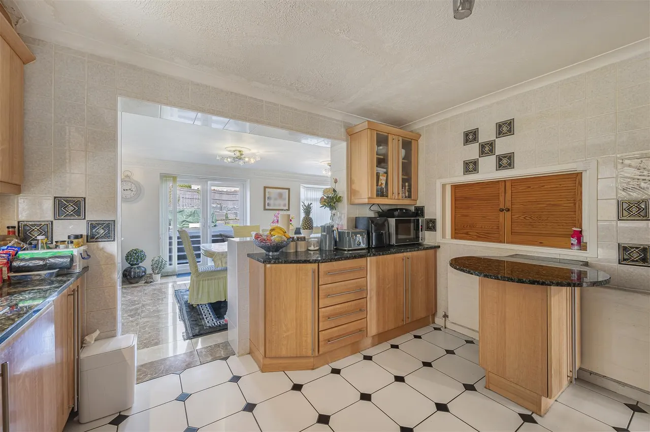 Glynn Road, Peacehaven, photo 4