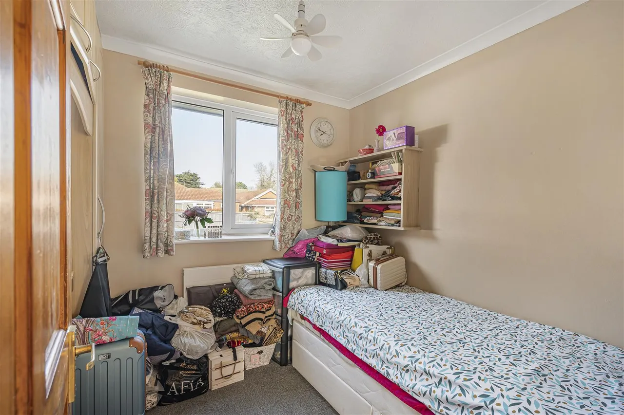 Glynn Road, Peacehaven, photo 32