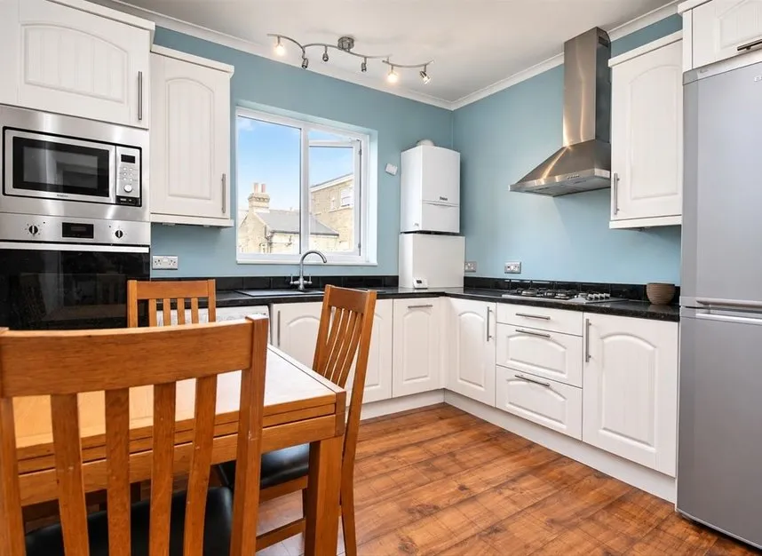 St. Johns Road, Isleworth, TW7, photo 2