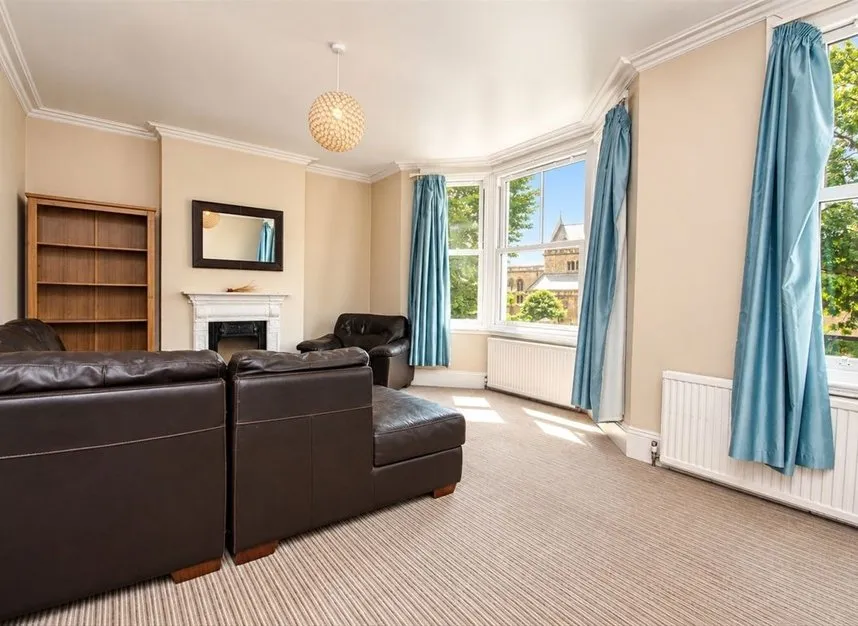 St. Johns Road, Isleworth, TW7, photo 3