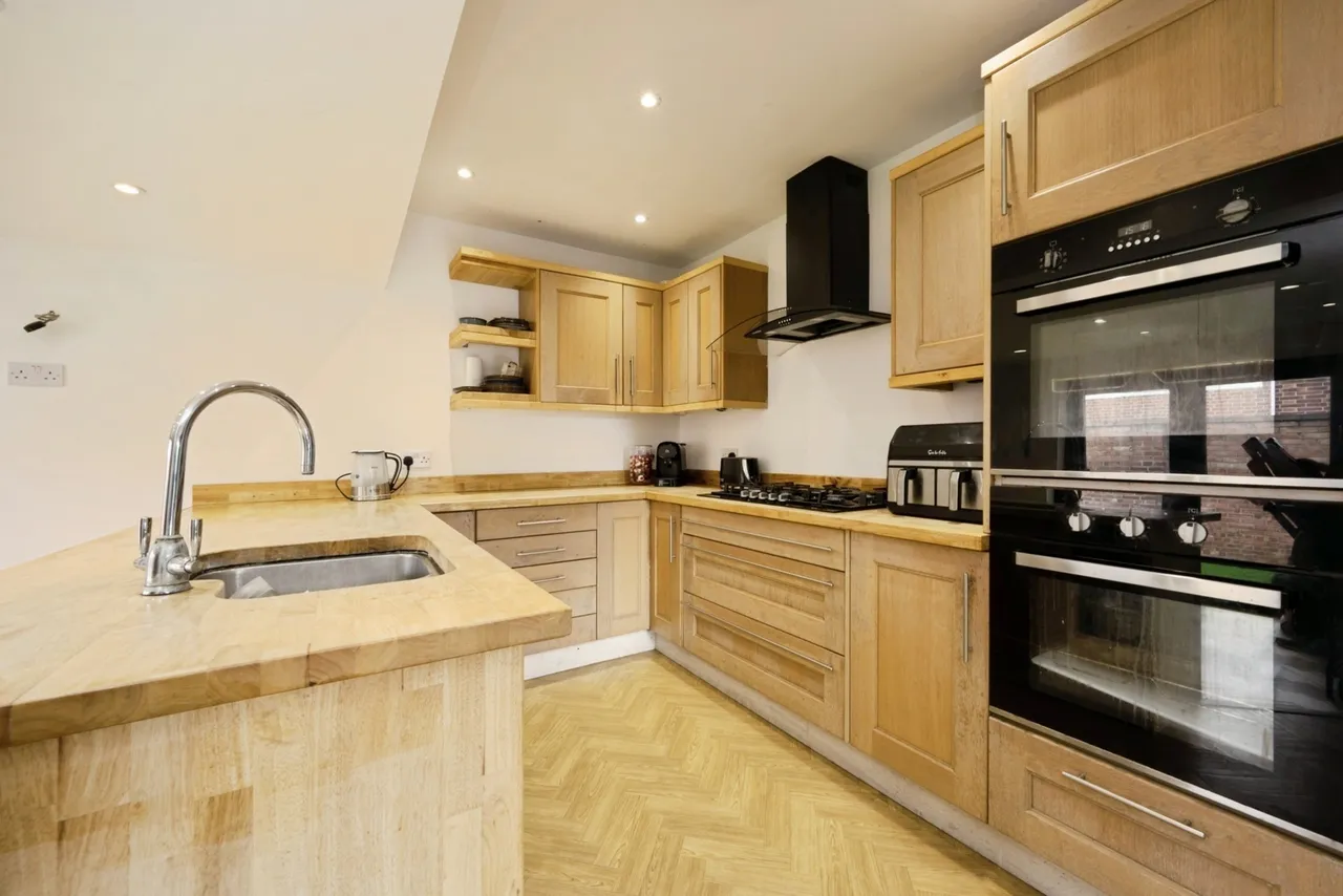 Tempsford Street, Kempston, Bedford, Bedfordshire, MK42, photo 4