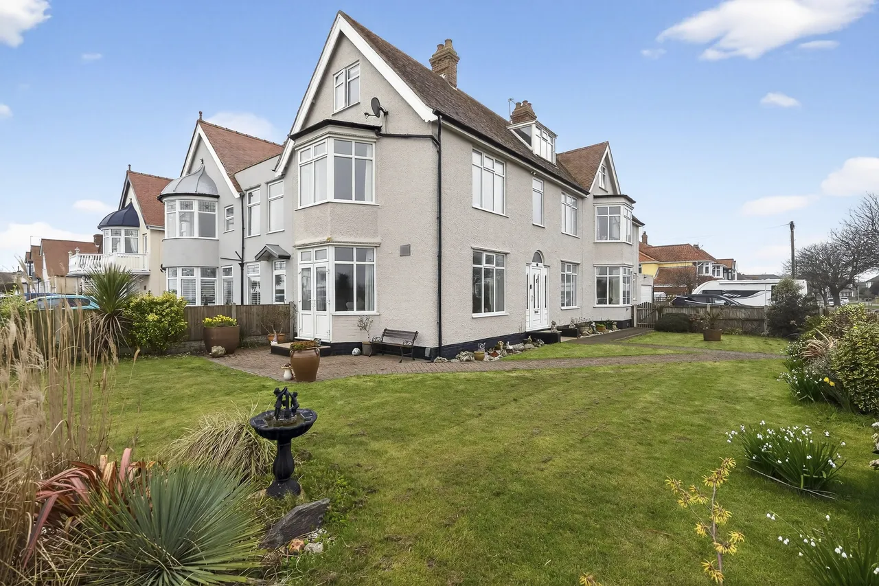 6 bed house for sale, Marine Parade, Gorleston On Sea, NR31