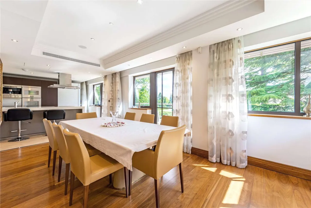 Charters Garden House, Charters Road, Sunningdale, SL5 9GE, photo 6