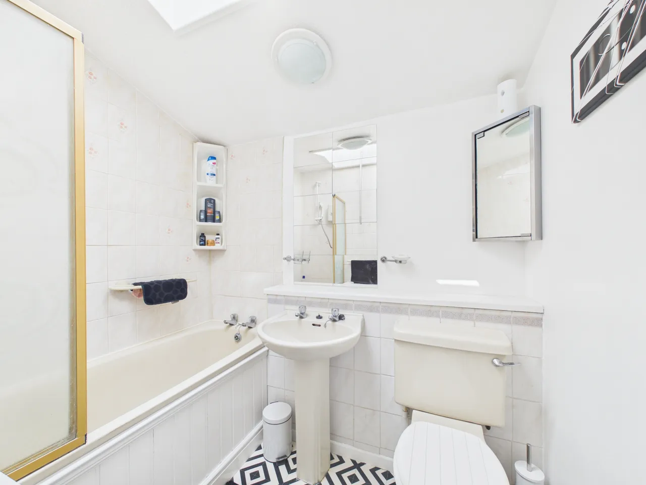 Redwood Court, Cheltenham, GL51 0JZ, photo 11