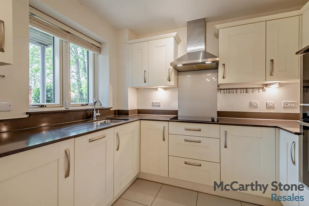Granham Close, Marlborough, SN8, photo 6