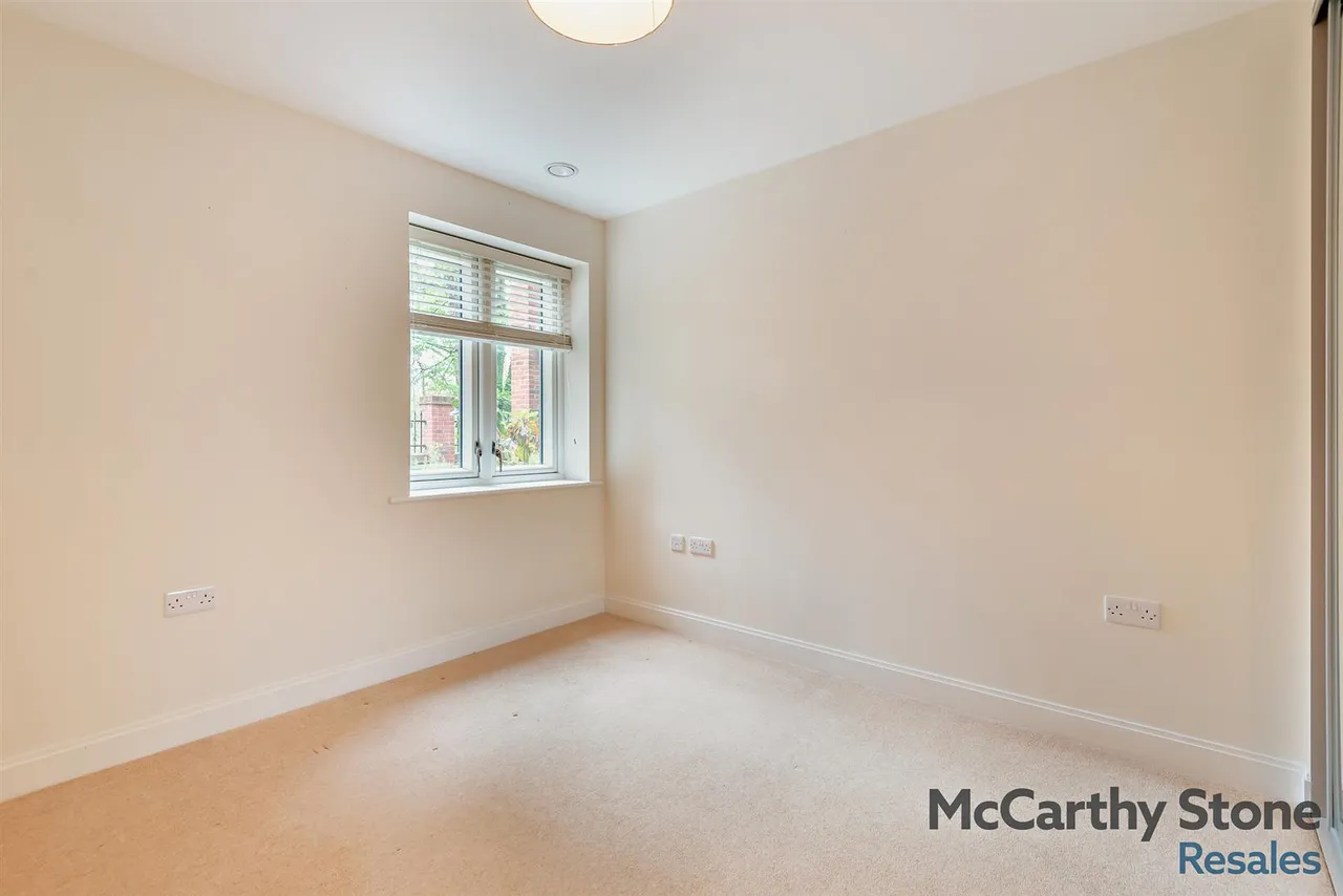 Granham Close, Marlborough, SN8, photo 19