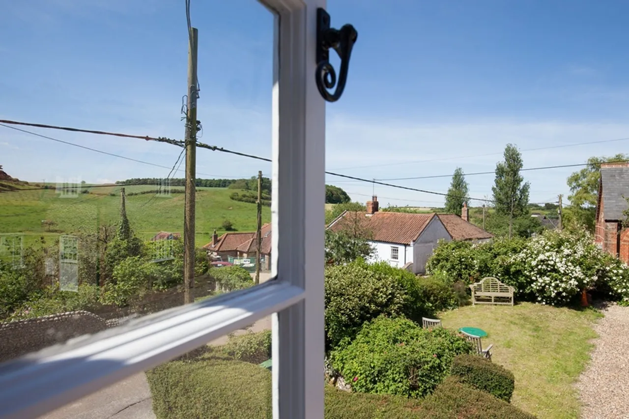 Charming 'Chocolate Box' Cottage in S, photo 4