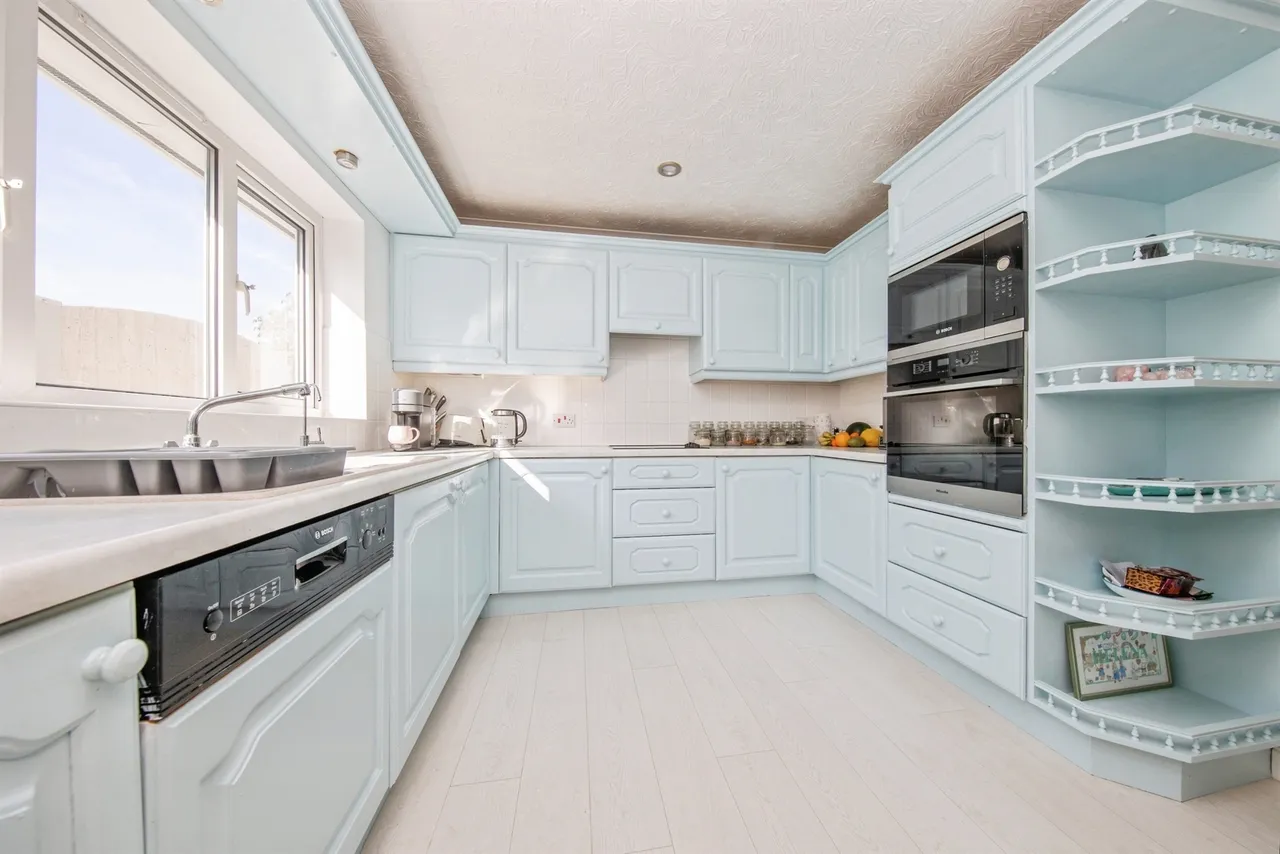 Fairhaven Avenue, West Mersea, CO5, photo 4