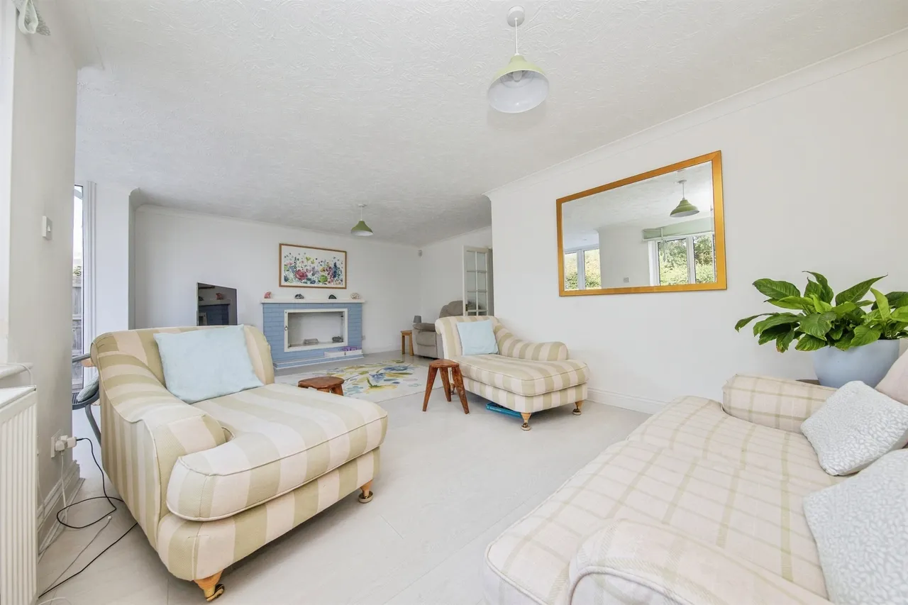 Fairhaven Avenue, West Mersea, CO5, photo 2