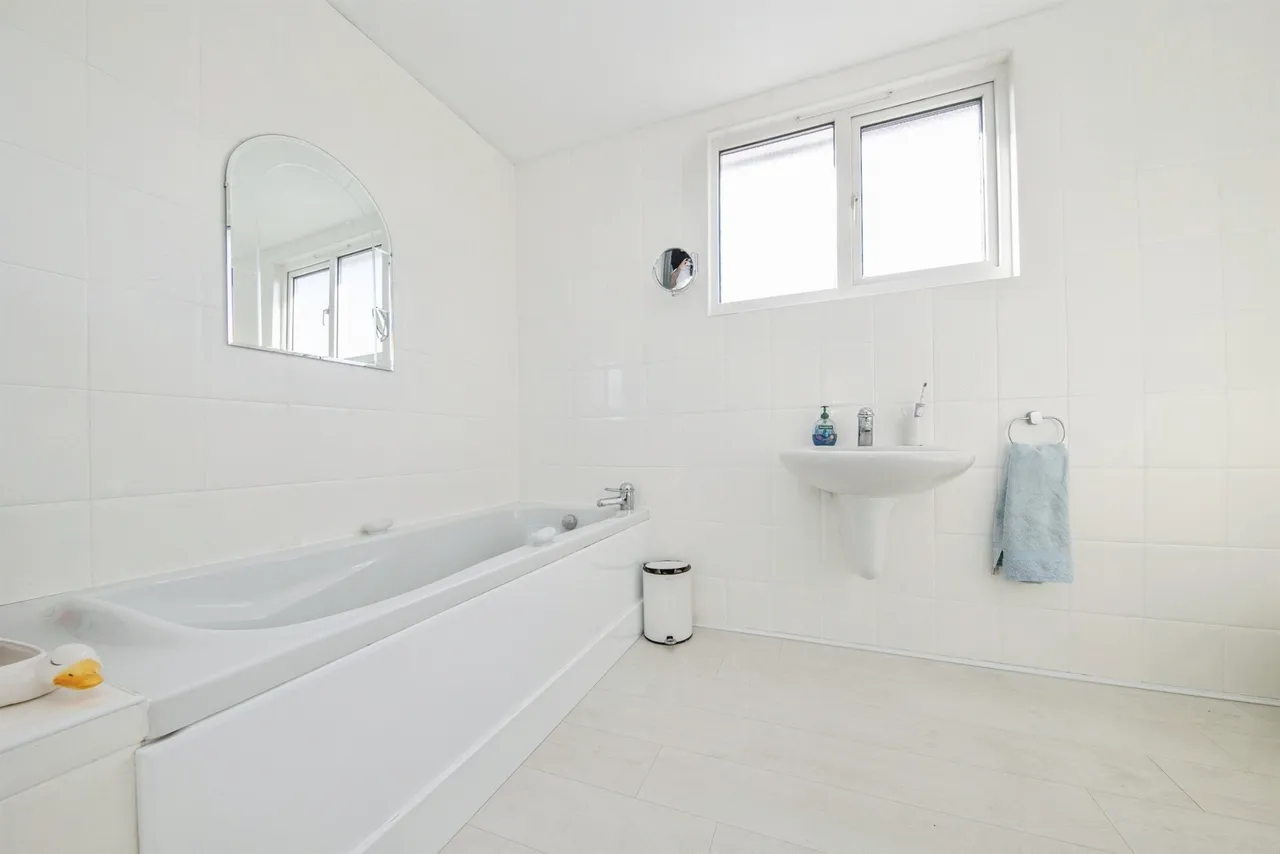 Fairhaven Avenue, West Mersea, CO5, photo 21