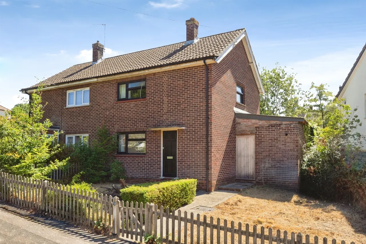 2 bed house for sale — Whistler Road, Tonbridge