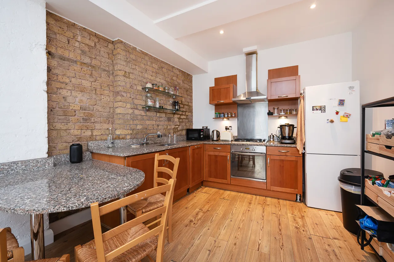 33 Chandlery House, 40 Gowers Walk, London, photo 2