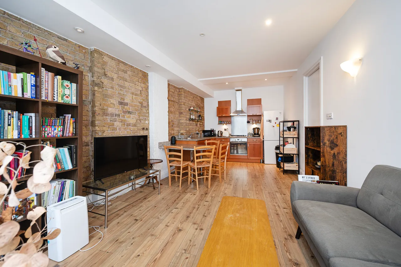 33 Chandlery House, 40 Gowers Walk, London, photo 5