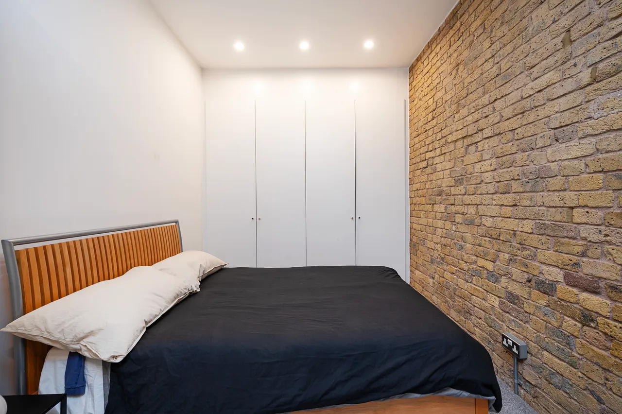 33 Chandlery House, 40 Gowers Walk, London, photo 3