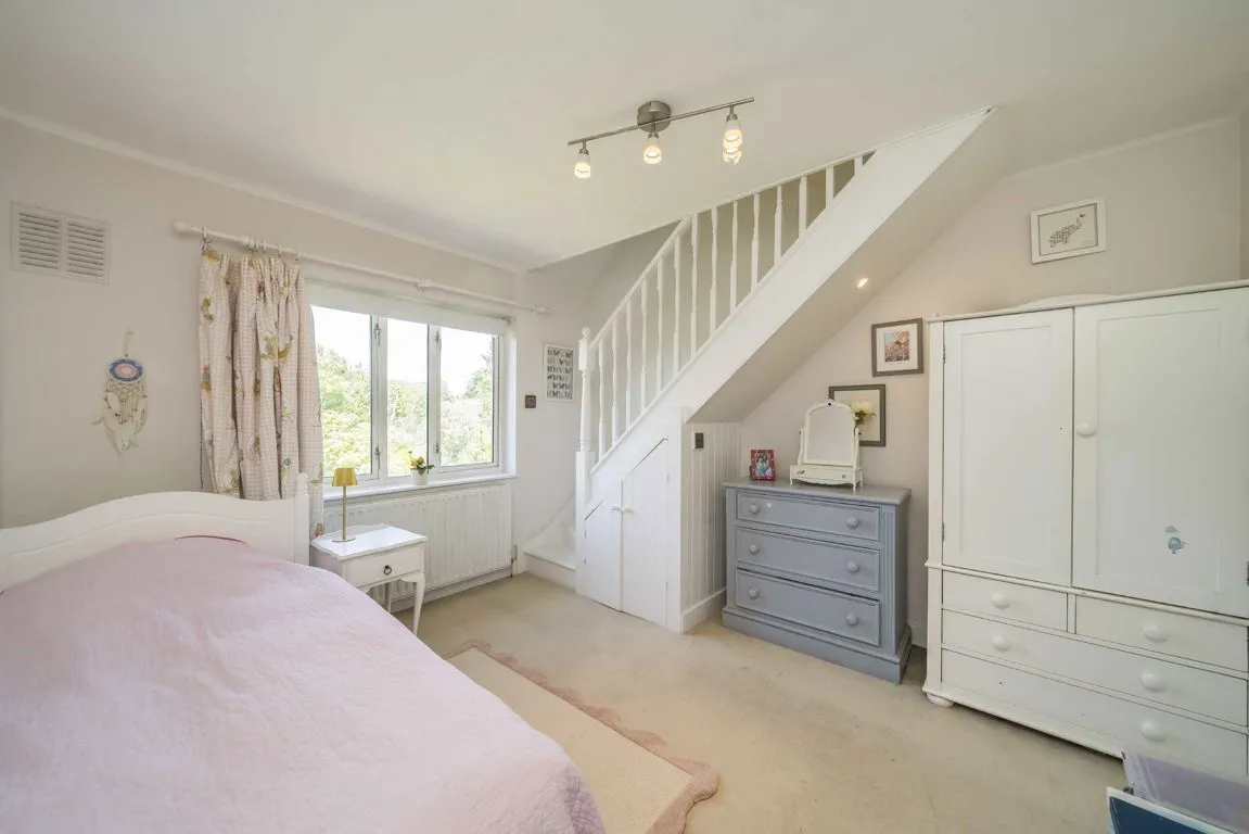 Elmfield Road, SW17, photo 6
