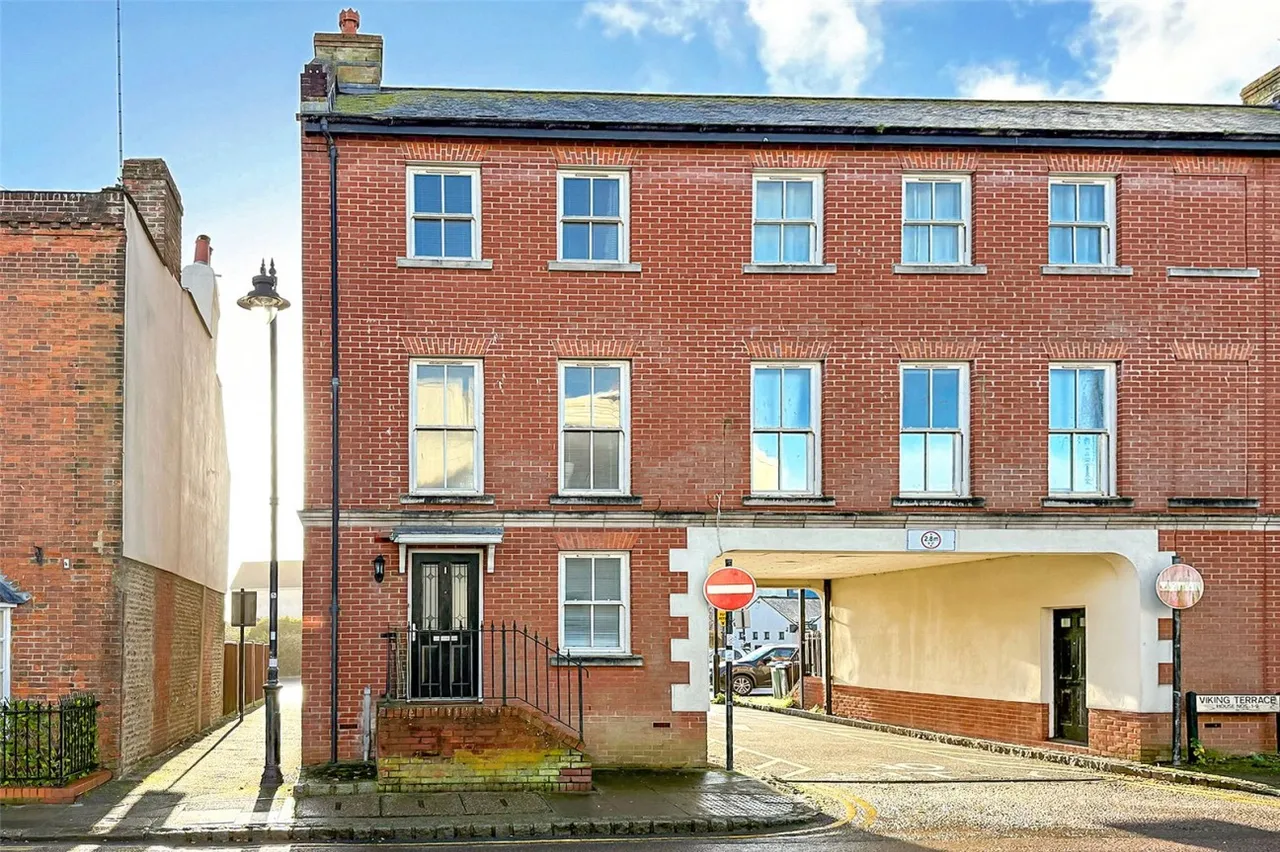 4 bed property for sale, Littlehampton, BN17