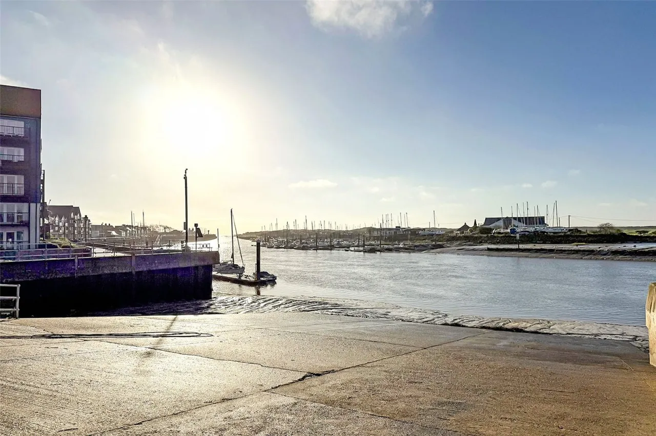 Littlehampton, BN17, photo 21