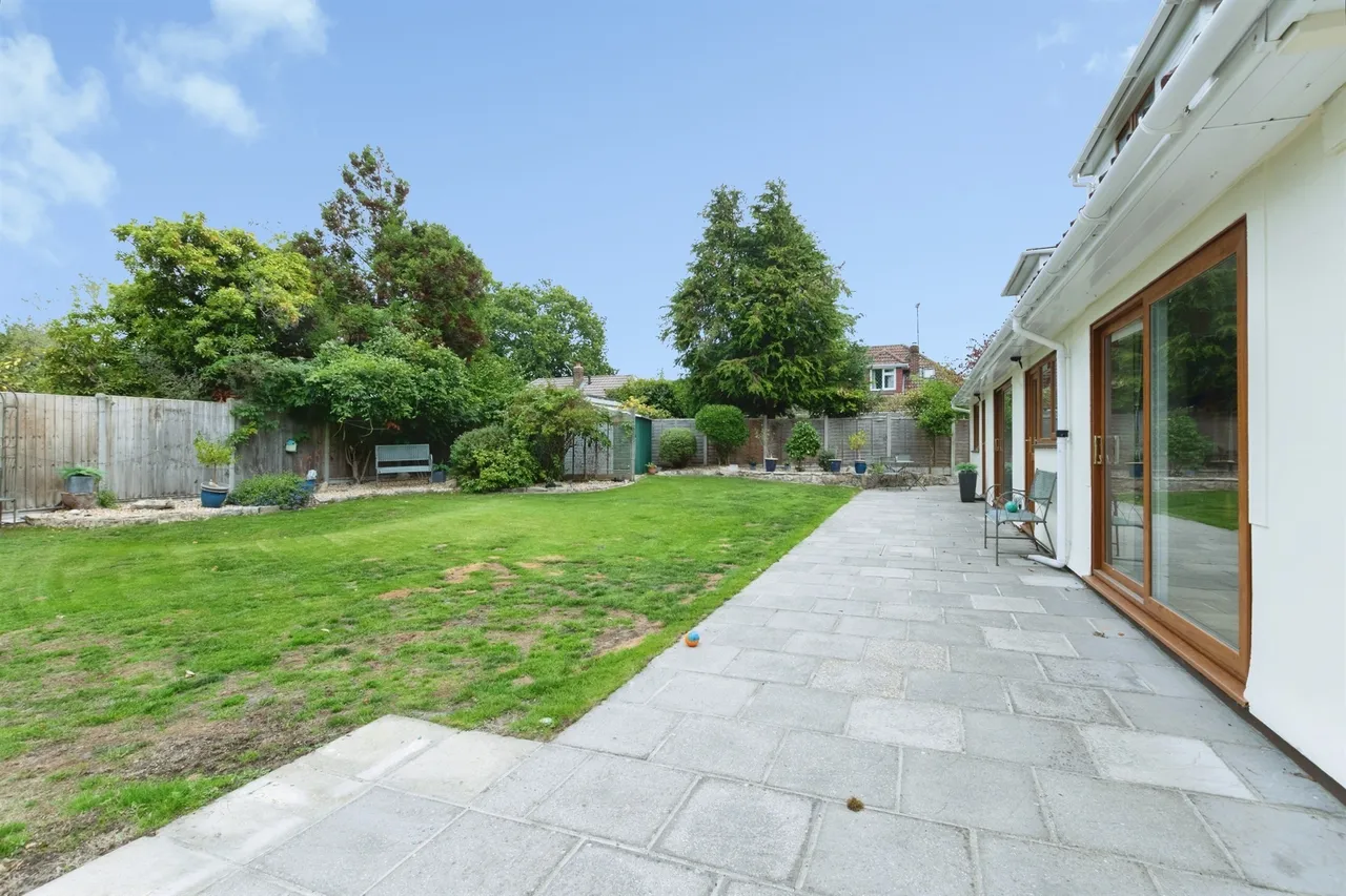 Stapleford Avenue, Ferndown, BH22, photo 8