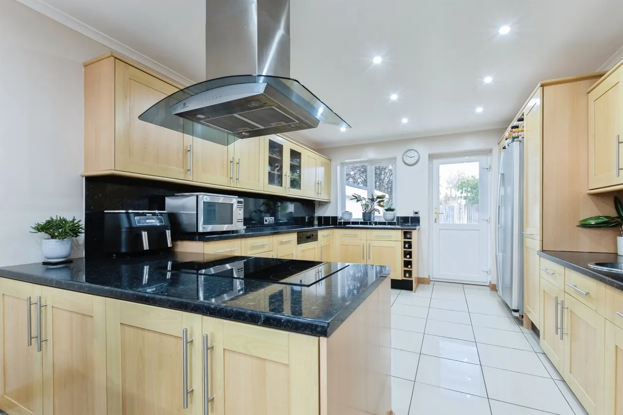 Stapleford Avenue, Ferndown, BH22, photo 4