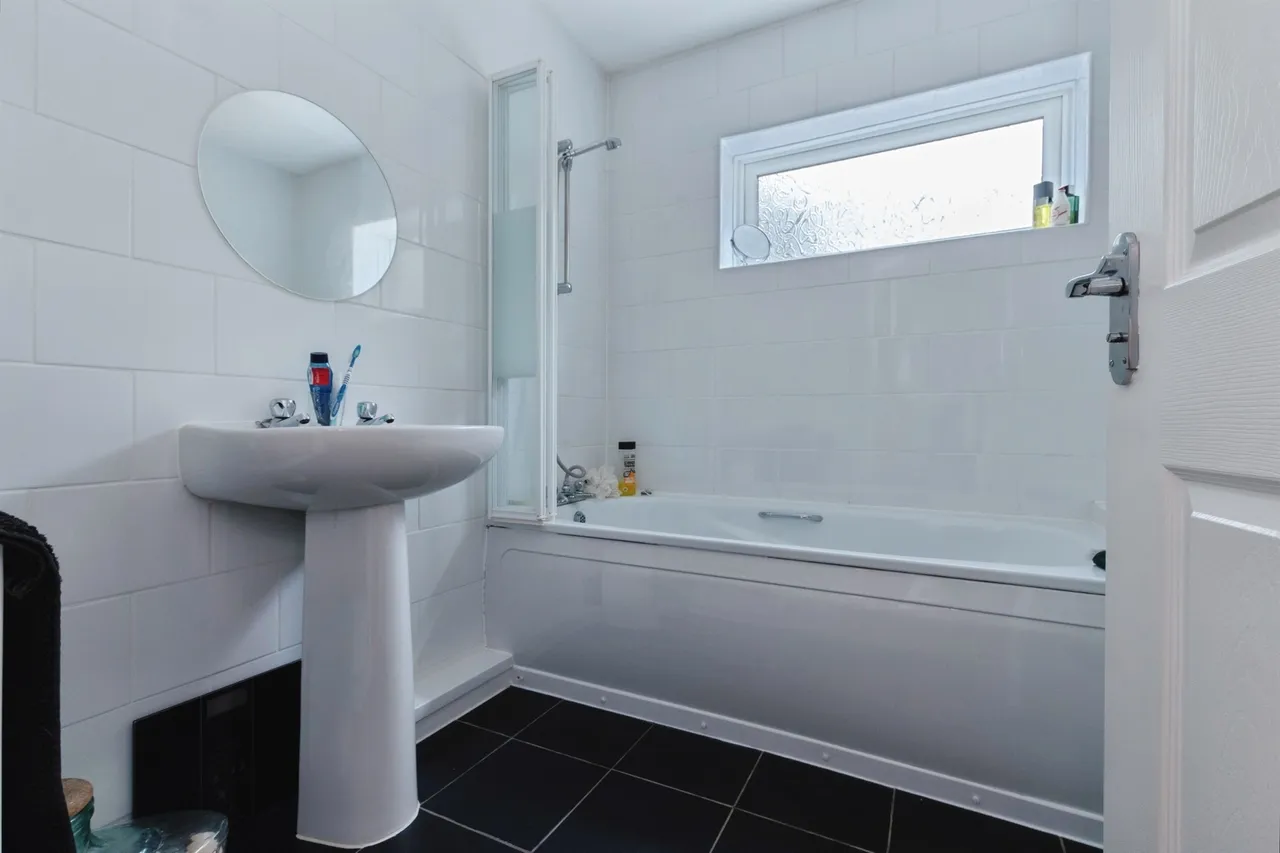 Stapleford Avenue, Ferndown, BH22, photo 22