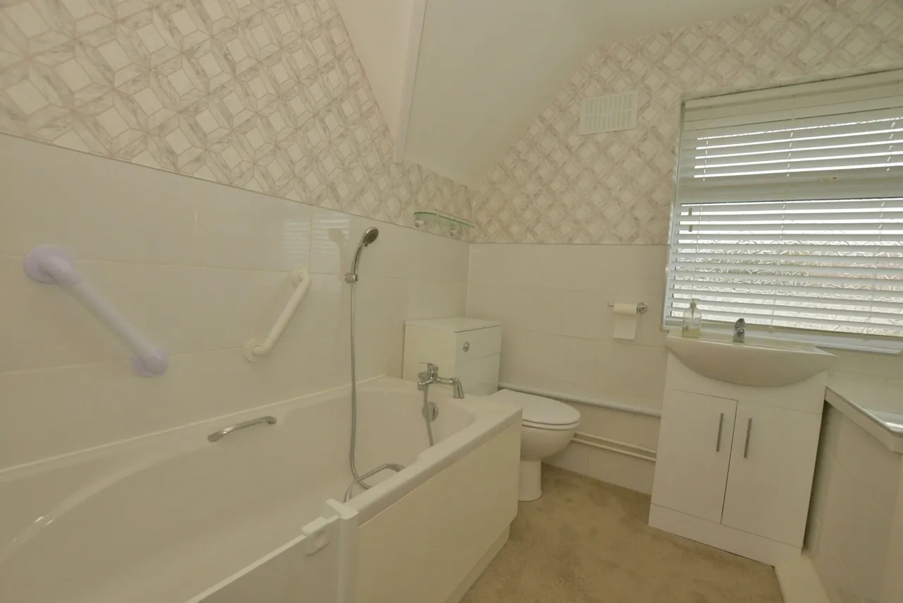 The Green, Lydd, Romney Marsh, Kent, TN29, photo 9