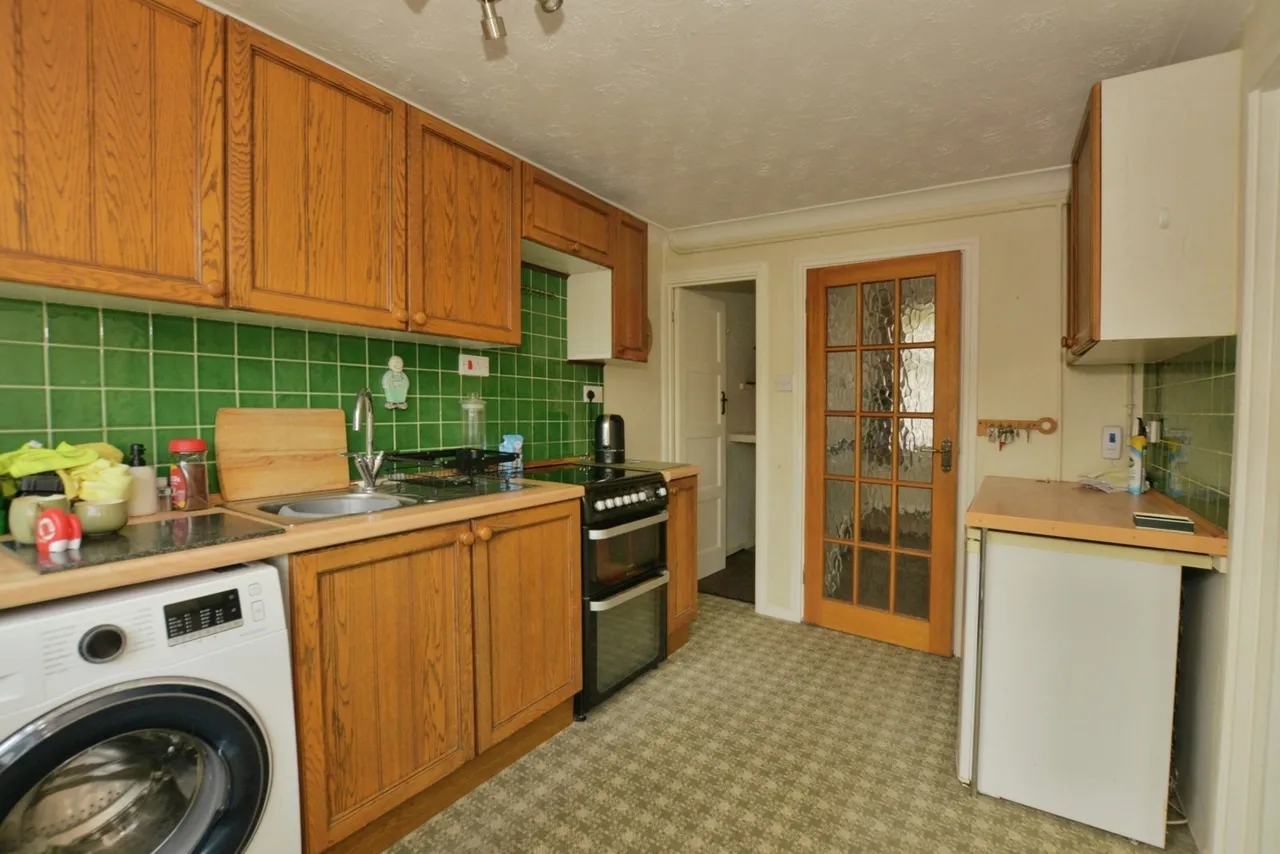 The Green, Lydd, Romney Marsh, Kent, TN29, photo 3