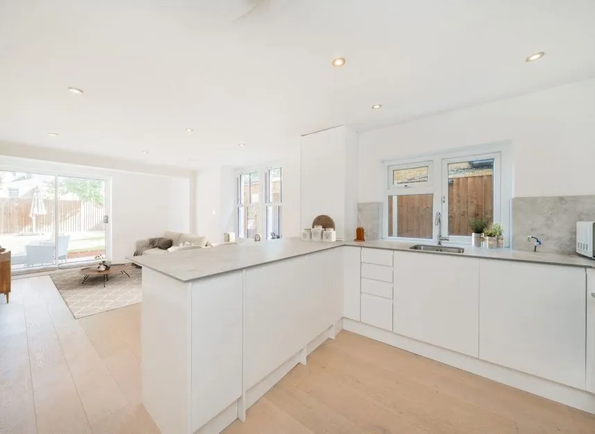 Latimer Road, Wimbledon, SW19, photo 2