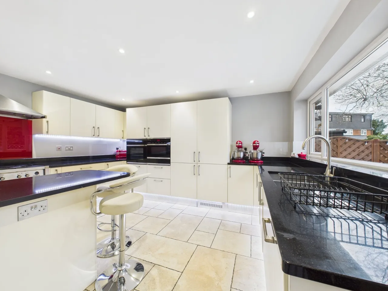 Strathcona Close, Flackwell Heath, HP10, photo 5