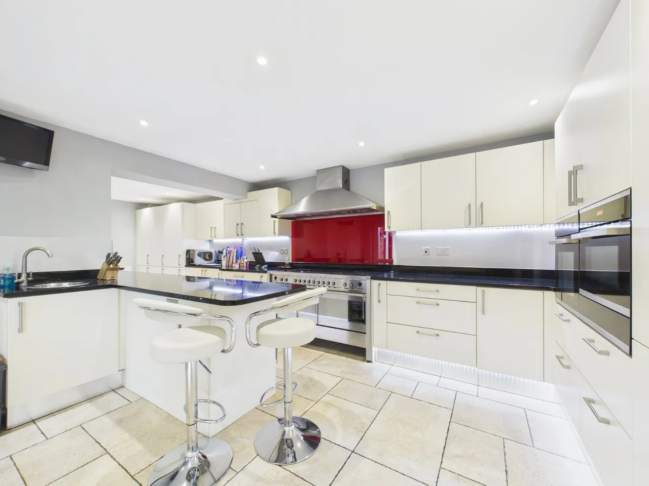Strathcona Close, Flackwell Heath, HP10, photo 4