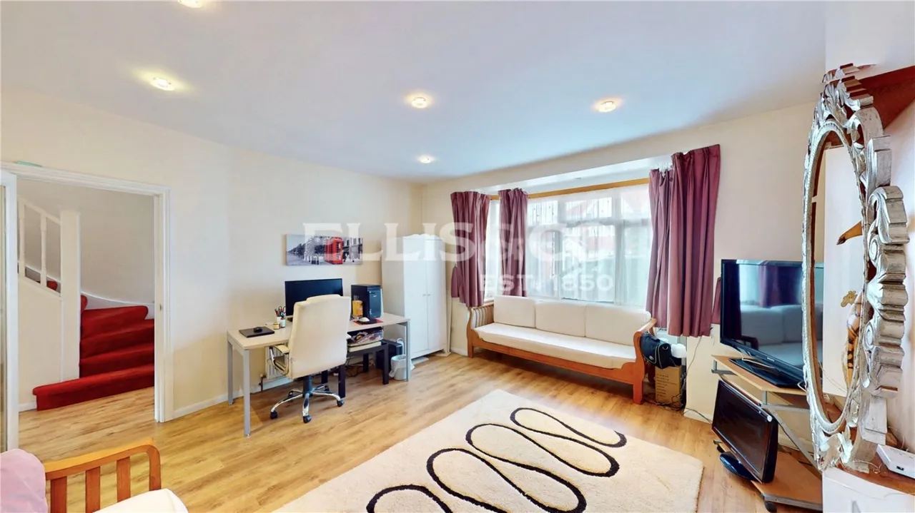 Kingsway, Wembley, HA9, photo 3