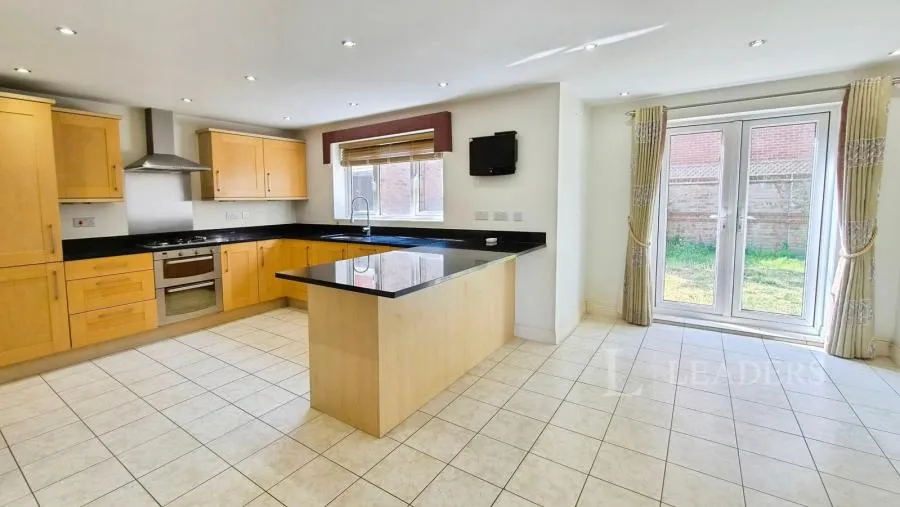 Fourteen Acre Avenue, Felpham, PO22, photo 3