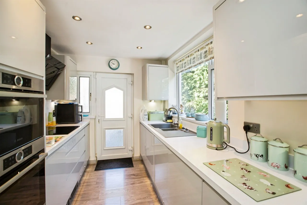 Brownroyd Hill Road, Bradford, BD6, photo 6