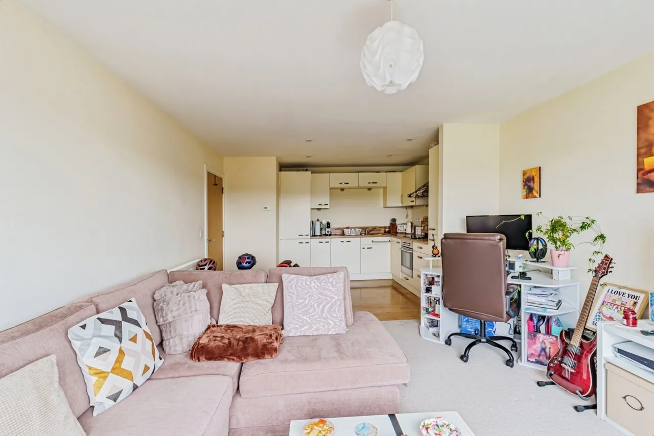 Canalside, Redhill, RH1, photo 9
