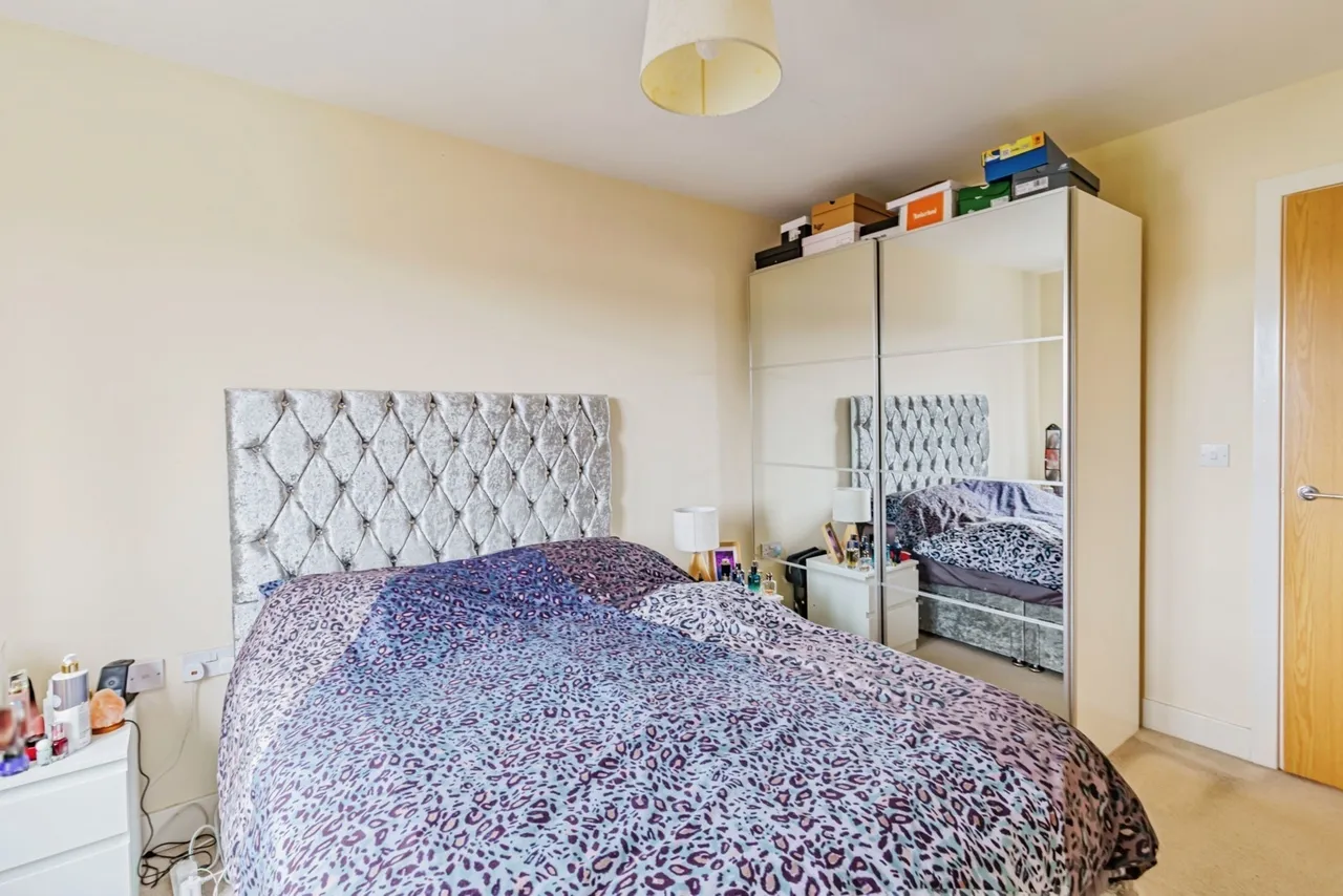 Canalside, Redhill, RH1, photo 11