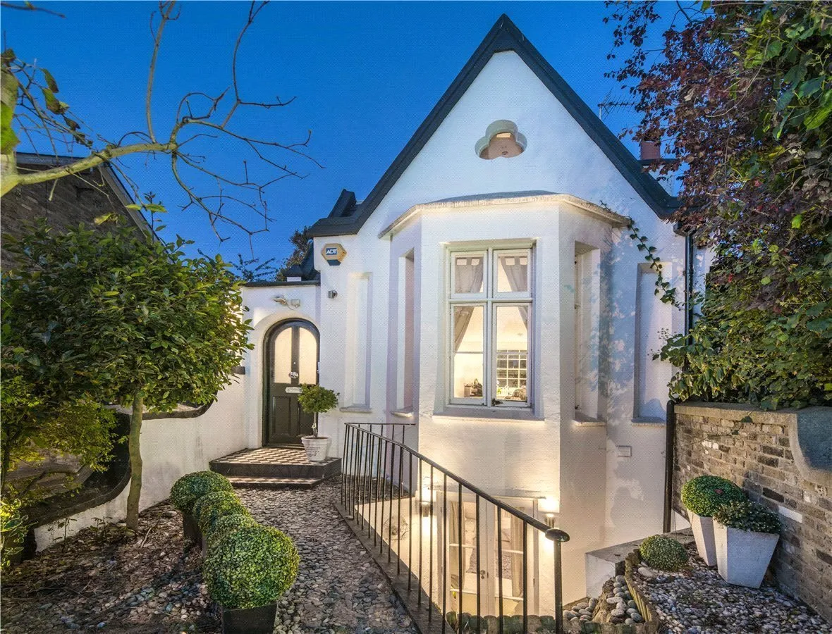 2 bed property for sale, Greville Road, London, NW6