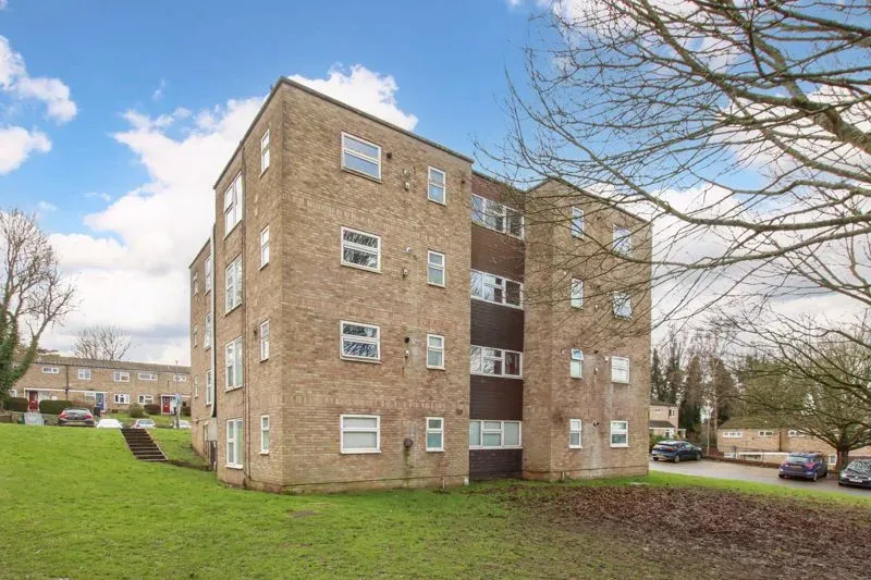 1 bed property for sale — St. Edmunds, Berkhamsted, Hertfordshire, HP4 2HS