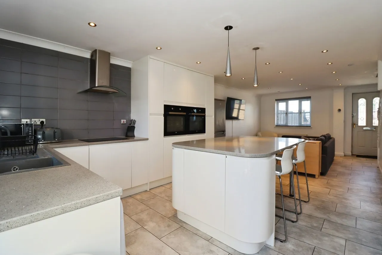 Brookthorpe Court, BRISTOL, Avon, BS37, photo 2