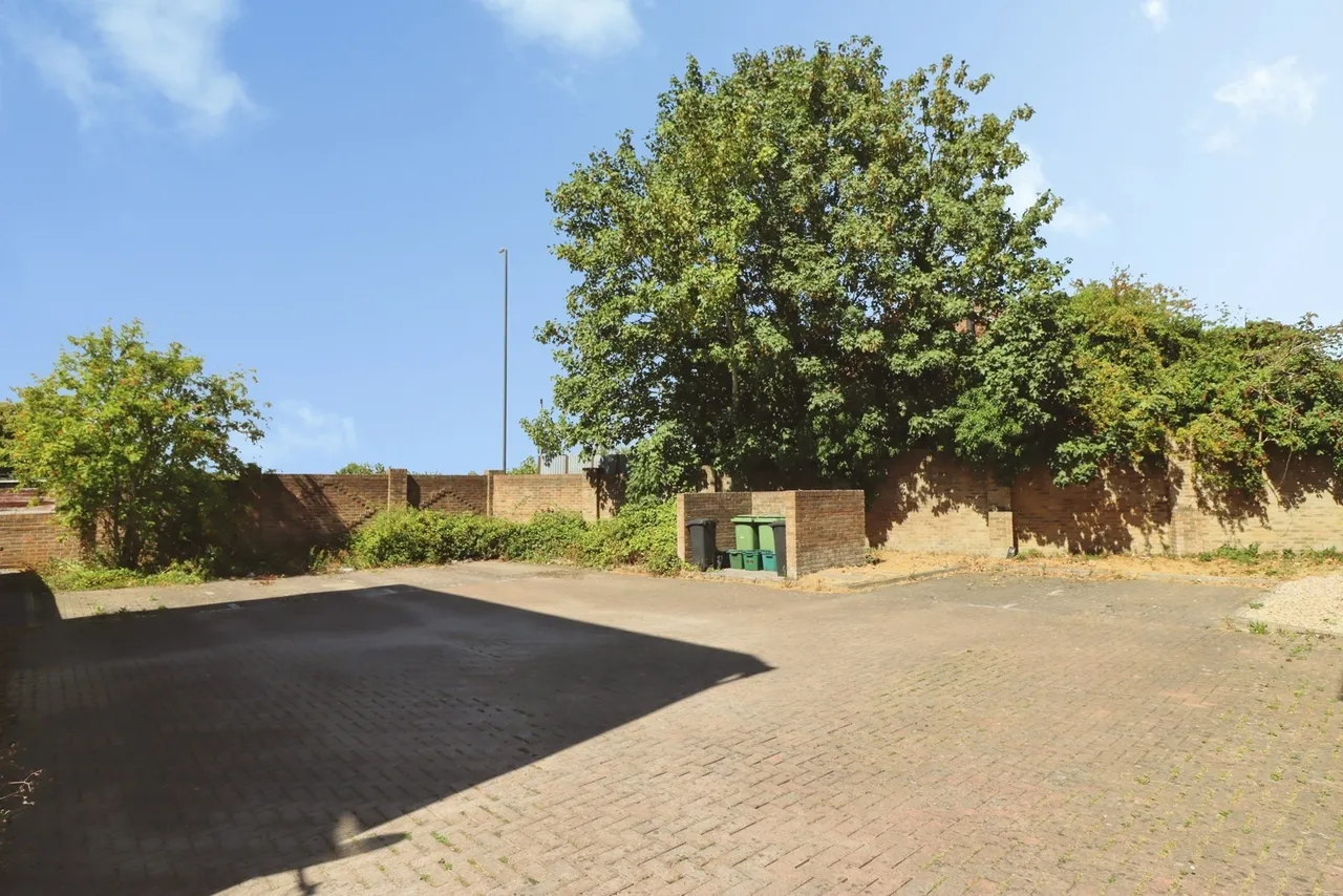 Brookthorpe Court, BRISTOL, Avon, BS37, photo 29