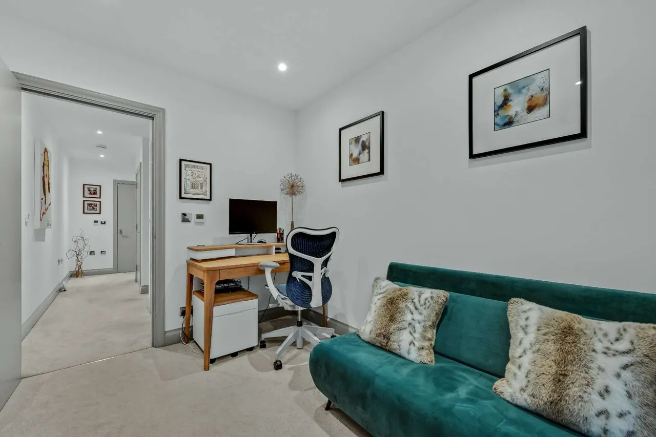 Indigo Square, Surbiton, KT6, photo 13