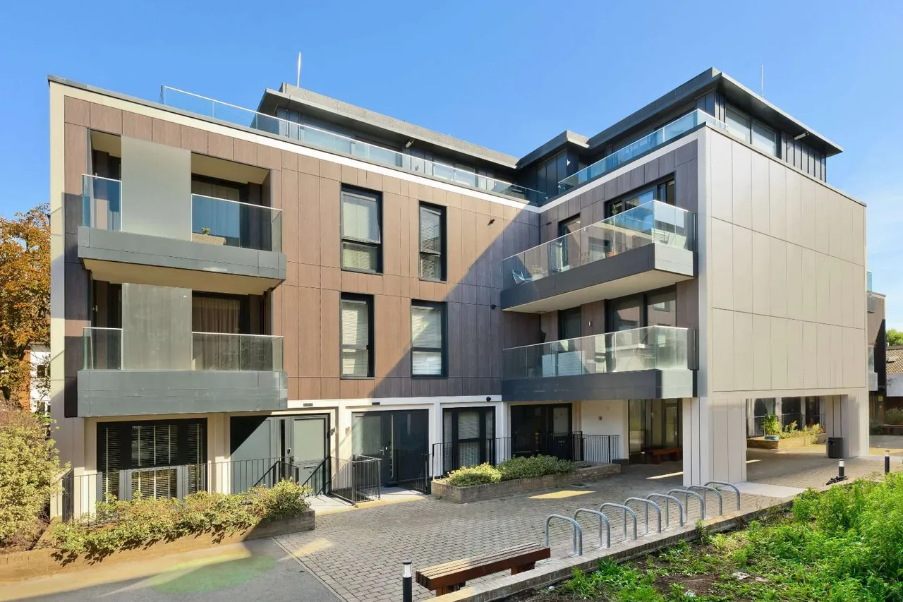 Indigo Square, Surbiton, KT6, photo 4