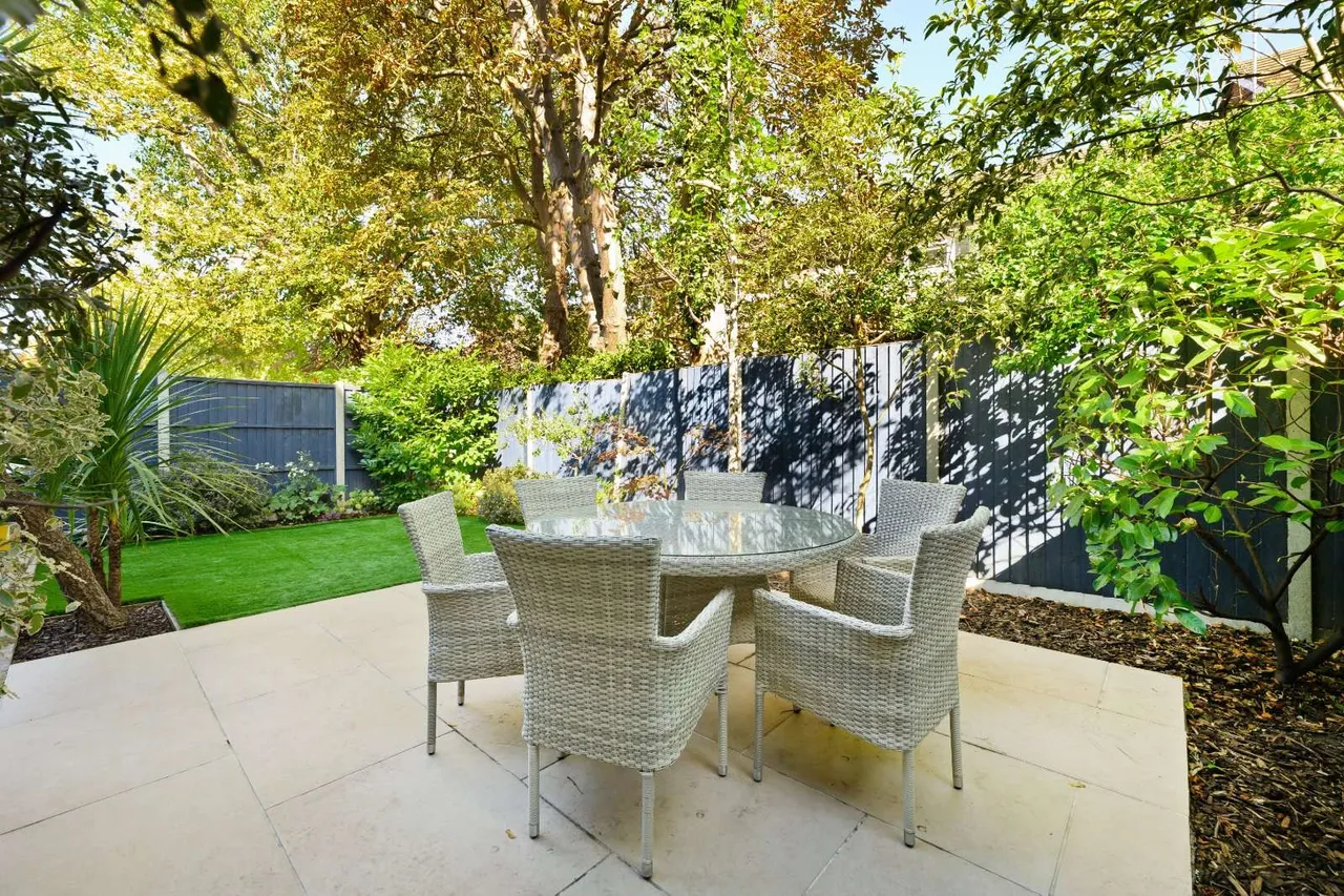 Indigo Square, Surbiton, KT6, photo 17