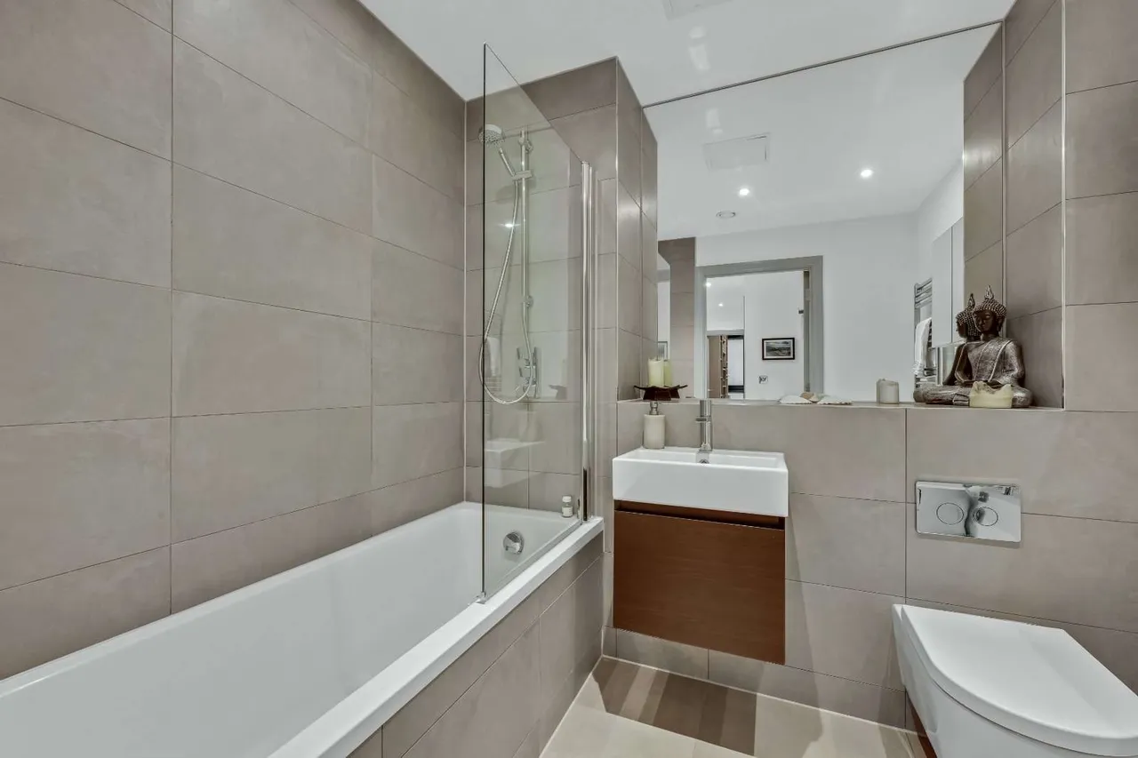 Indigo Square, Surbiton, KT6, photo 14