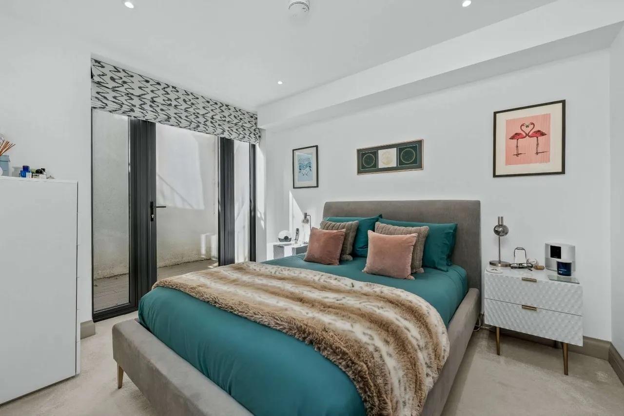Indigo Square, Surbiton, KT6, photo 9
