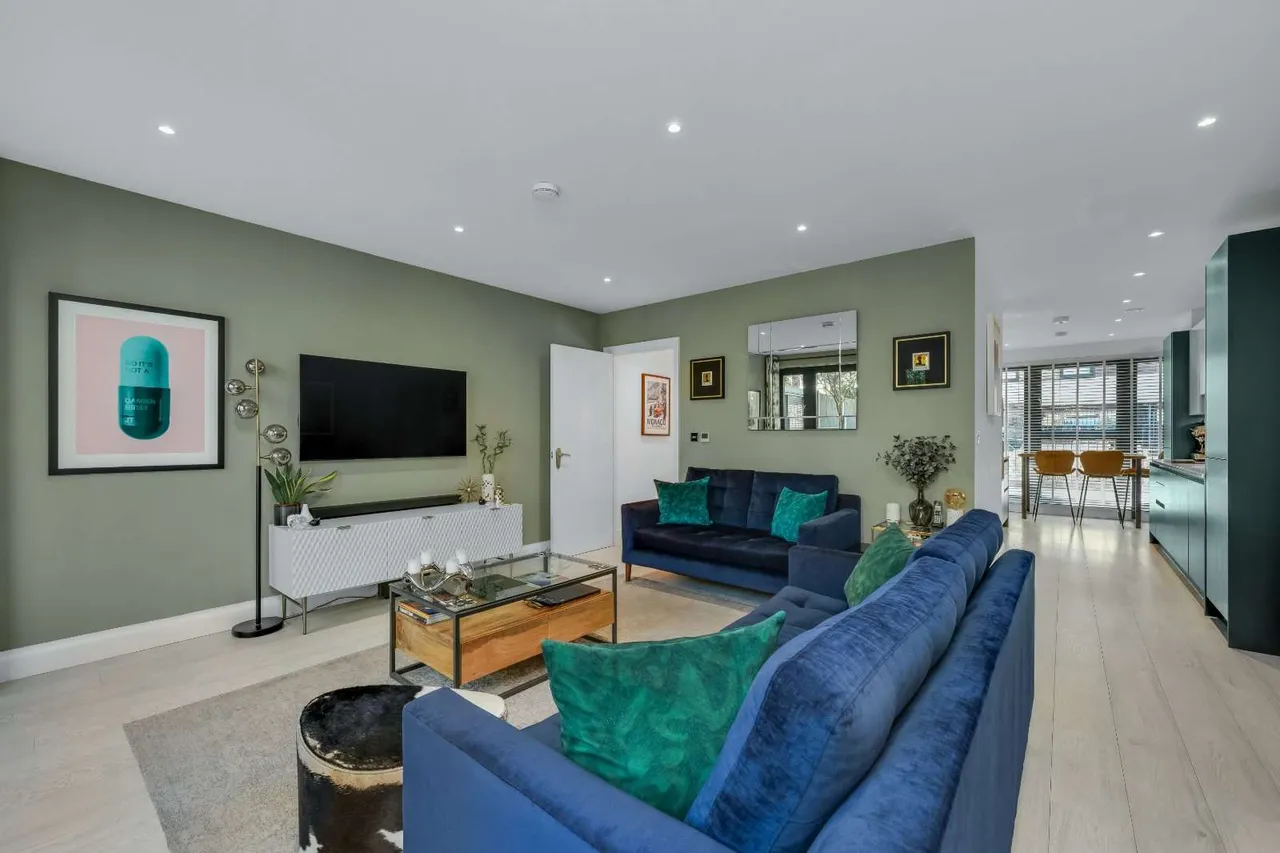 Indigo Square, Surbiton, KT6, photo 6