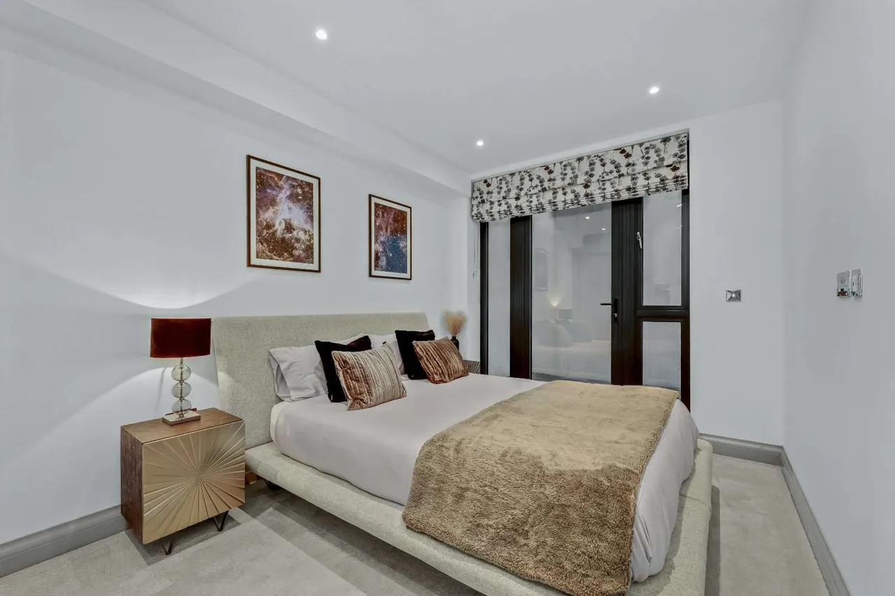 Indigo Square, Surbiton, KT6, photo 11