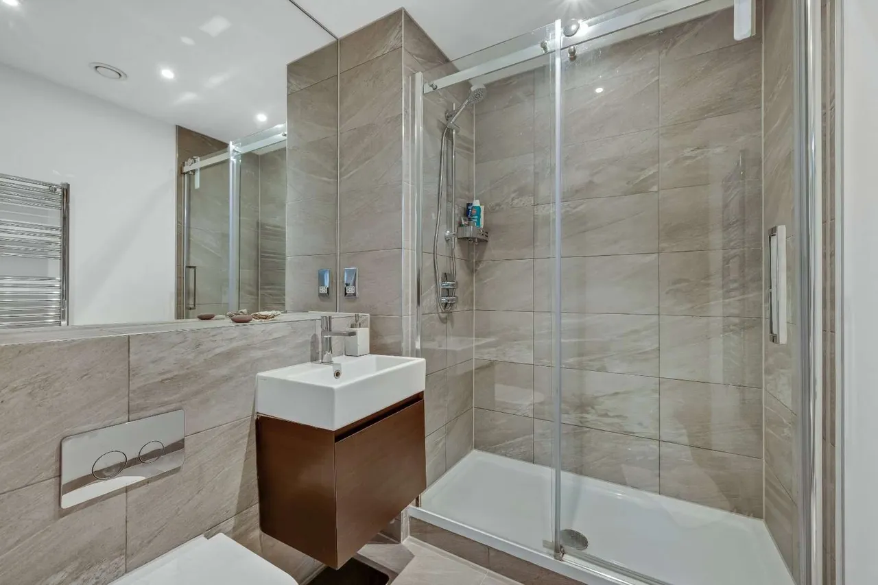 Indigo Square, Surbiton, KT6, photo 10