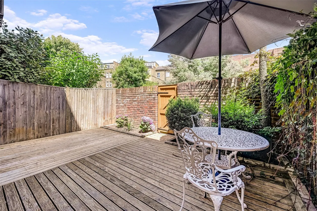 2 bed flat for sale — More Close, London, W14