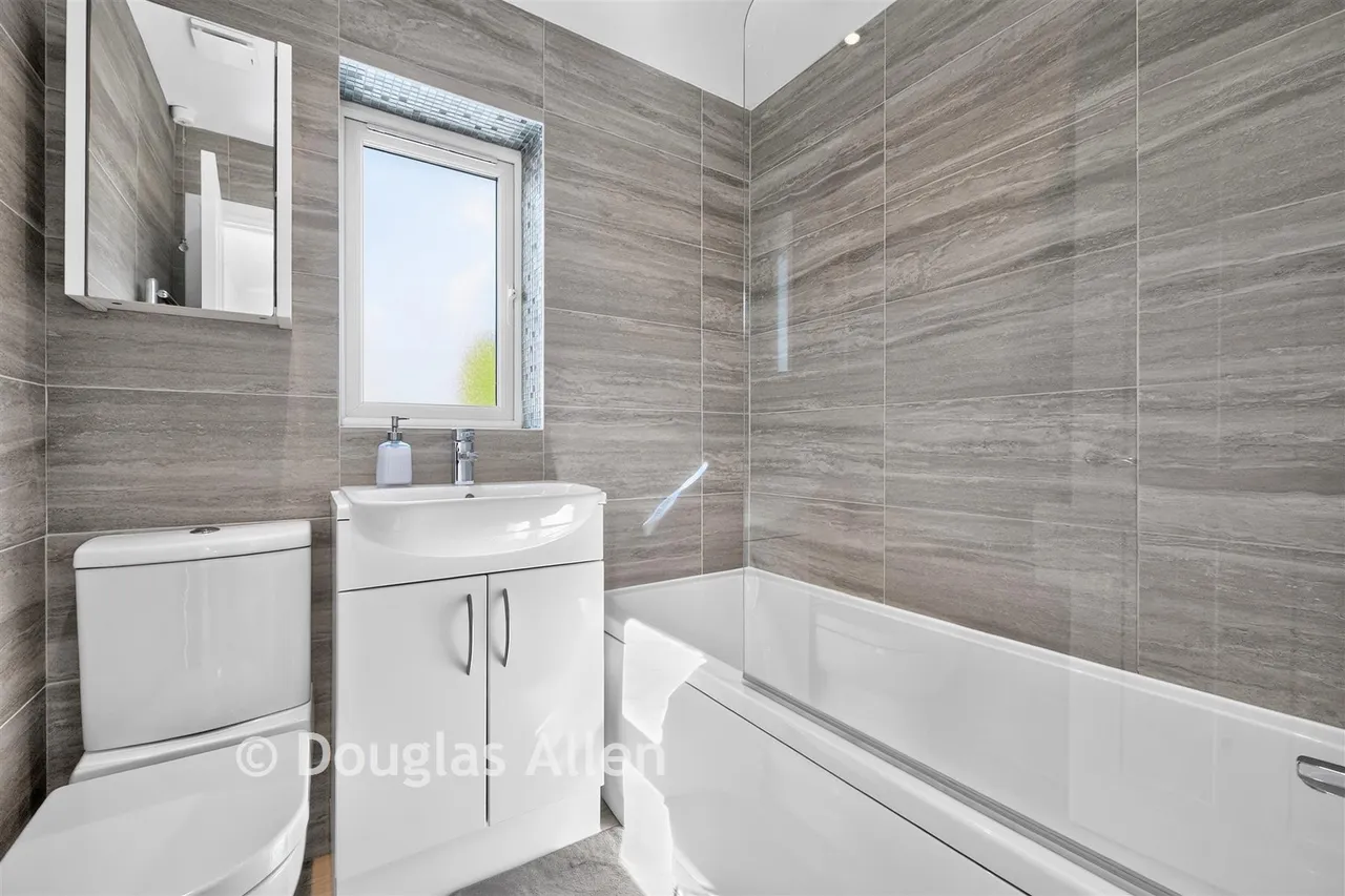 Carlyle Gardens, Wickford, SS12, photo 8