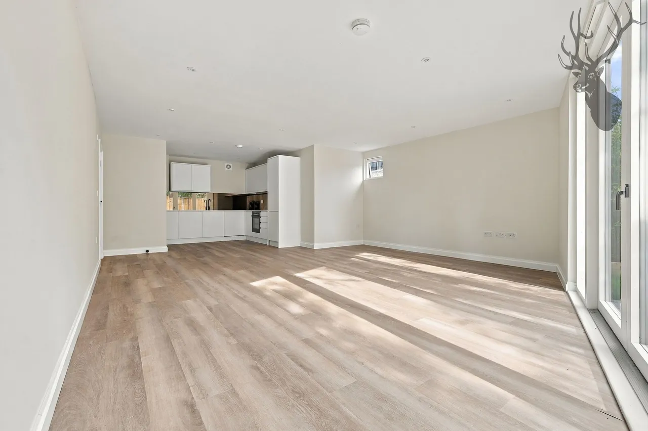 High Road, Chigwell, IG7, photo 3